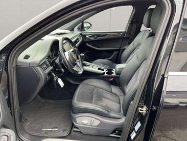 Porsche Macan Electrique S — photo 16