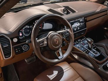 Porsche Cayenne III Turbo S E-Hybrid — photo 12