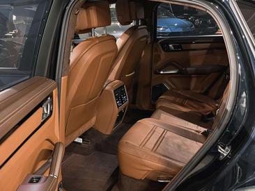 Porsche Cayenne III Turbo S E-Hybrid — photo 18