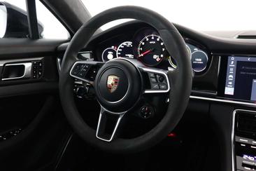 Porsche Panamera II GTS — photo 20