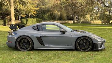 Porsche 718 Cayman GT4 RS — photo 3