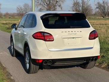 Porsche Cayenne III S — photo 20