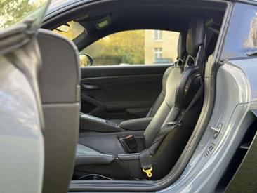 Porsche 718 Cayman GT4 RS — photo 7