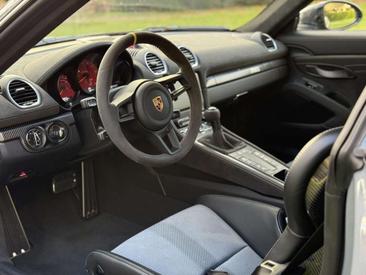 Porsche 718 Cayman GT4 RS — photo 8