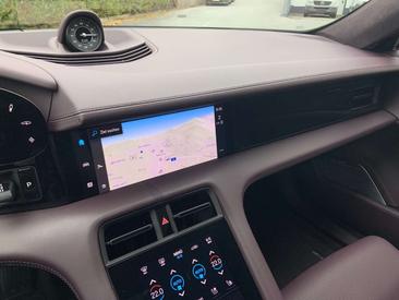 Porsche Taycan Turbo S — photo 11