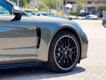Porsche Panamera 4 E-Hybrid — photo 8