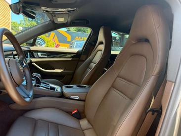 Porsche Panamera 4 E-Hybrid — photo 22