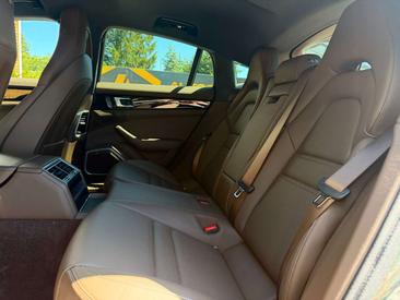Porsche Panamera 4 E-Hybrid — photo 30