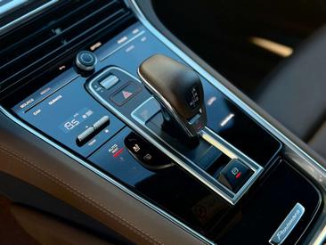 Porsche Panamera 4 E-Hybrid — photo 33