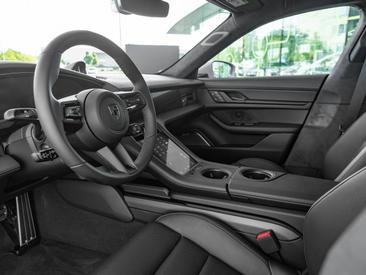 Porsche Taycan ph2 Turbo S Sport Turismo — photo 11