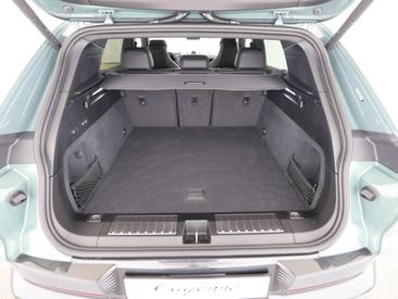 Porsche Cayenne E4 Electric — photo 7