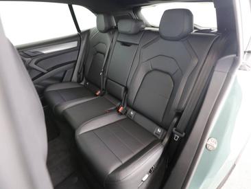 Porsche Cayenne E4 Electric — photo 12
