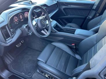 Porsche Cayenne E4 Turbo Electric — photo 11