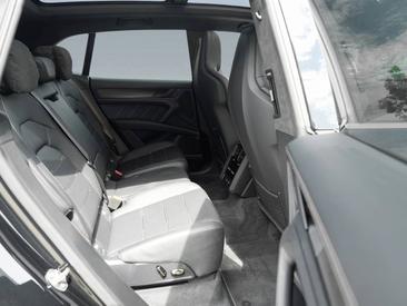 Porsche Cayenne E4 Turbo Electric — photo 8