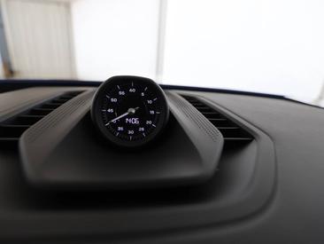 Porsche Cayenne E4 Electric — photo 19
