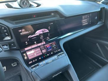 Porsche Cayenne E4 Turbo Electric — photo 19