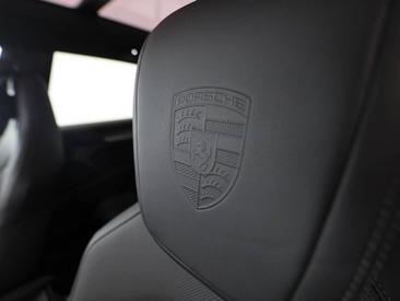 Porsche Cayenne E4 Electric — photo 22