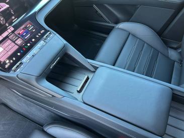 Porsche Cayenne E4 Turbo Electric — photo 21