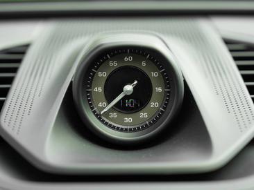 Porsche Cayenne E4 Turbo Electric — photo 13