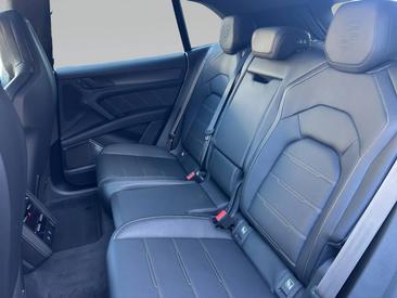 Porsche Cayenne E4 Turbo Electric — photo 27
