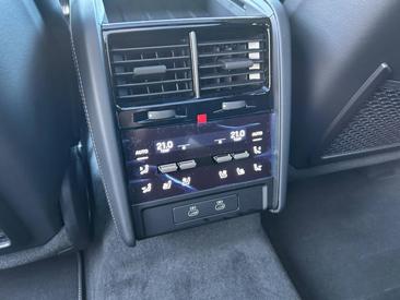 Porsche Cayenne E4 Turbo Electric — photo 32