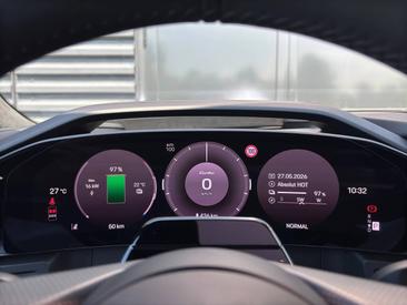 Porsche Cayenne E4 Turbo Electric — photo 25
