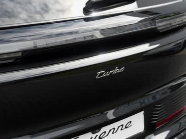 Porsche Cayenne E4 Turbo Electric — photo 35