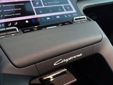 Porsche Cayenne E4 Turbo Electric — photo 27
