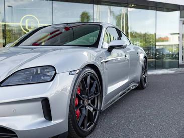 Porsche Taycan ph2 GTS — photo 9