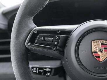 Porsche Taycan ph2 GTS — photo 21