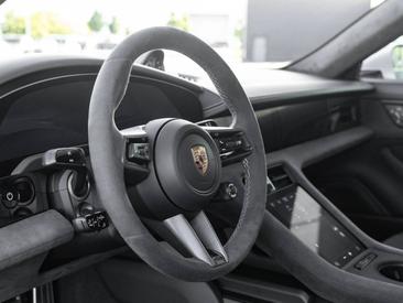 Porsche Taycan ph2 GTS — photo 25