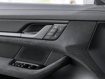 Porsche Taycan ph2 GTS — photo 29