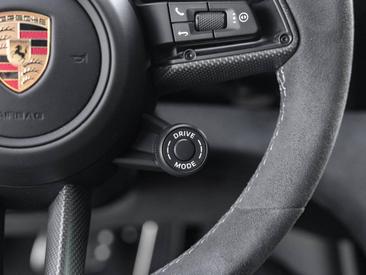 Porsche Taycan ph2 GTS — photo 30