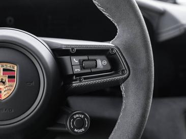Porsche Taycan ph2 GTS — photo 31