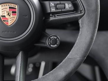 Porsche Taycan ph2 GTS — photo 32
