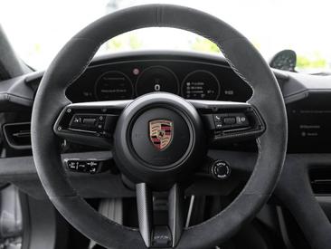 Porsche Taycan ph2 GTS — photo 34