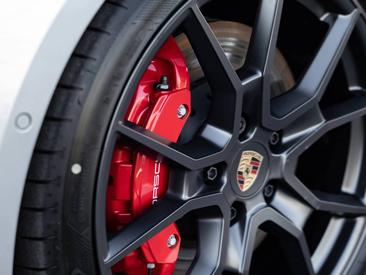 Porsche Taycan ph2 GTS — photo 38