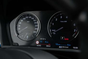 BMW X2 XDrive25e — photo 4