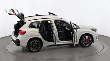 BMW IX1 XDrive30 — photo 14