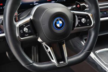 BMW Série 7 M Performance 760 XDrive — photo 11
