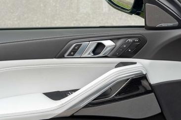 BMW X6 M Sport 30d — photo 22