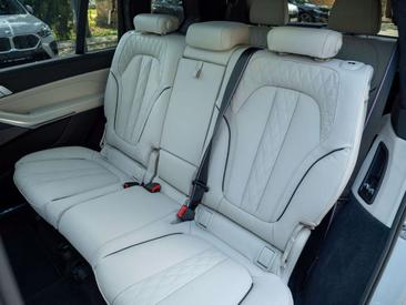 BMW X7 M Sport 40d — photo 30