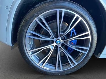 BMW X4 M M Sport 40d — photo 16