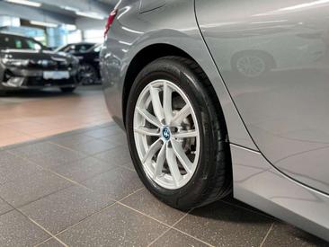 BMW Série 3 Touring 330e — photo 13