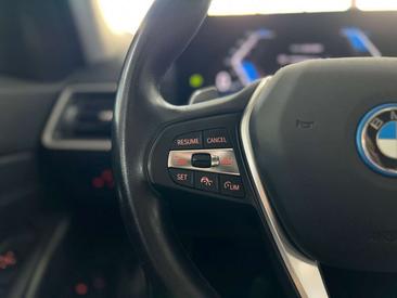 BMW Série 3 Touring 330e — photo 30