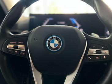 BMW Série 3 Touring 330e — photo 32