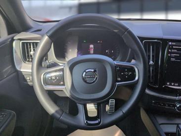 Volvo XC60 B4 R-Design — photo 10