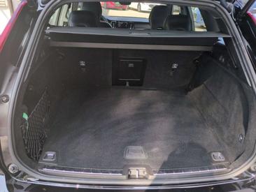 Volvo XC60 B4 R-Design — photo 22
