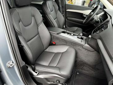 Volvo XC90 B5 Core — photo 15