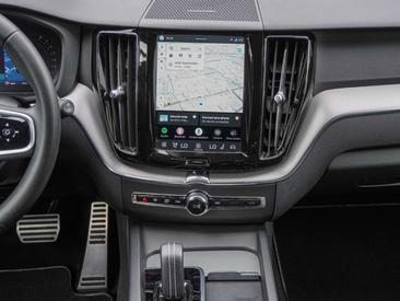 Volvo XC60 B4 R-Design — photo 8